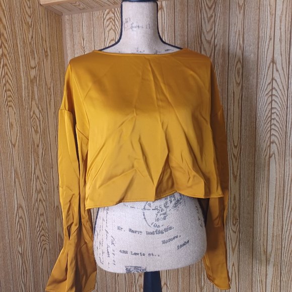 nap Tops - nap long sleeve crop top gold color size large